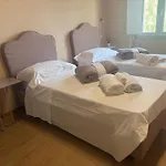 Ugo Luxury بيت ضيافة