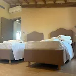 Ugo Luxury 3* لوكا