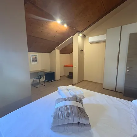Ugo Luxury 3* Lucca